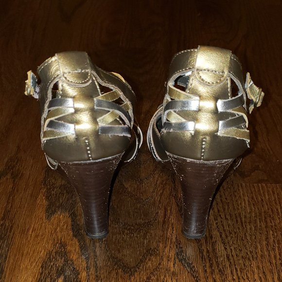 Metallic T-strap Heels - Picture 3 of 7